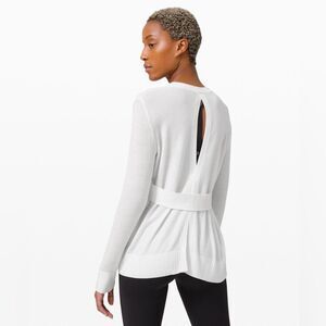 LIKE NEW LULULEMON SINCERELY YOURS LIGHTWEIGHT KNIT SWEATER WITH BACK DETAIL MED